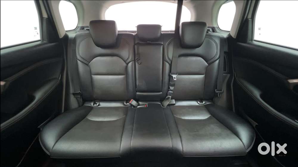 Maruti Suzuki Grand Vitara 1.5 Alpha Plus Intelligent Hybrid Ecvt, 2..