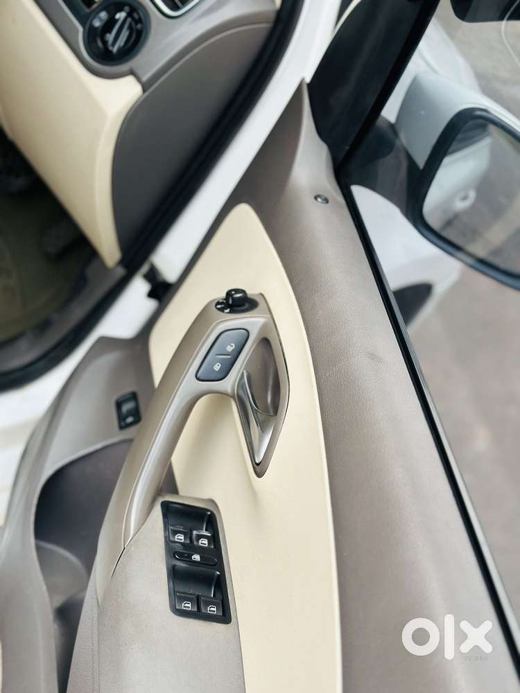 Volkswagen Vento 2010-2013 Petrol Highline, 2011, Petrol