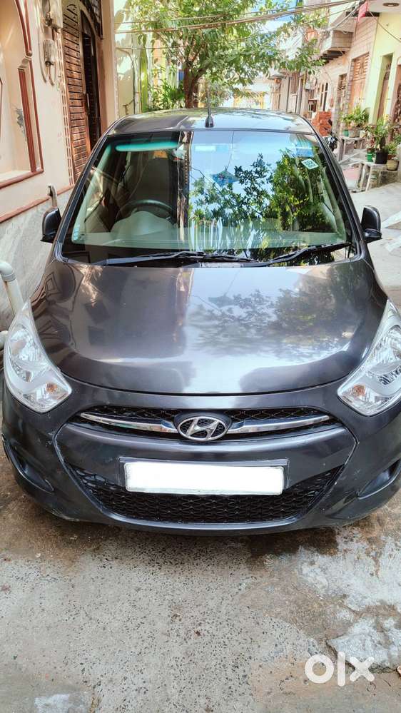 Top Model Hyundai I10 Sportz 2012