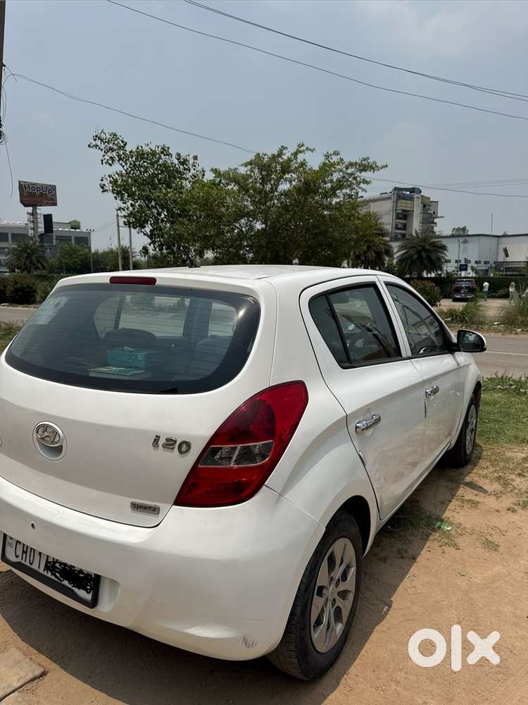 Hyundai I20 Sportz Petrol 2011