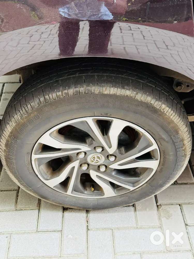 Toyota Innova Crysta 2.4 G Automatic 8 Seater 20121