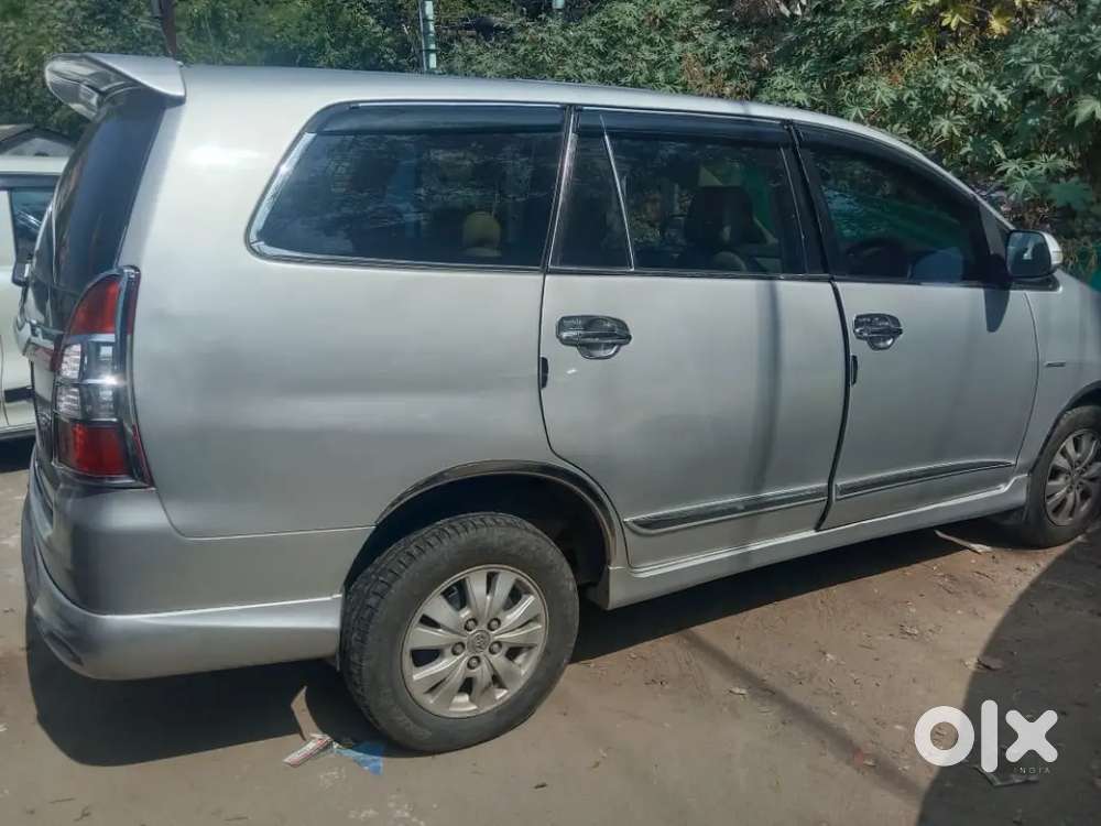 Innova 2009 Diesel Well Maintained  Very Good Engine Comfort Ride