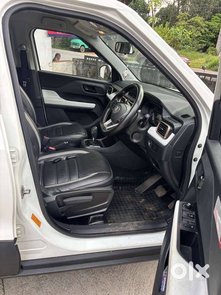 Tata Punch 1.2 Revotron Creative Amt Dual Tone, 2021, Petrol