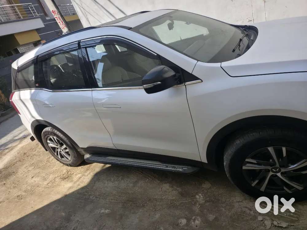 Mahindra Xuv700 2024 Petrol 23500 Km Driven