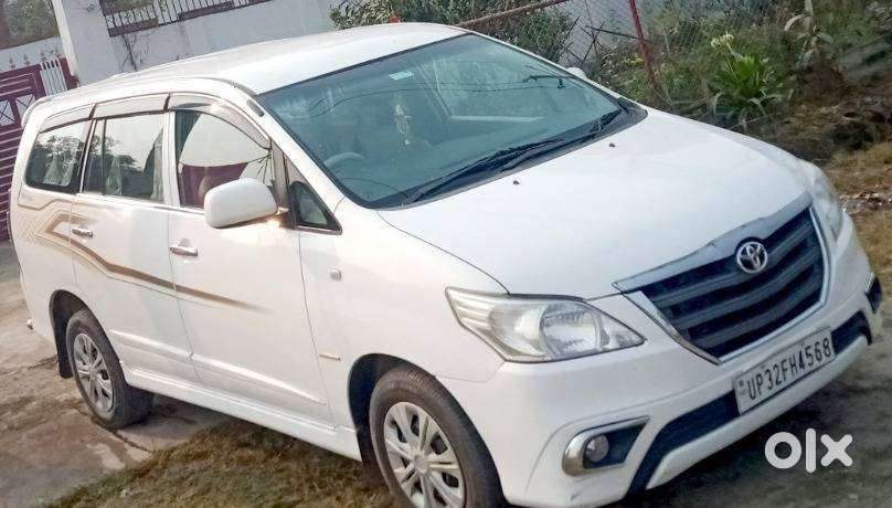 Toyota Innova 2.5 2014