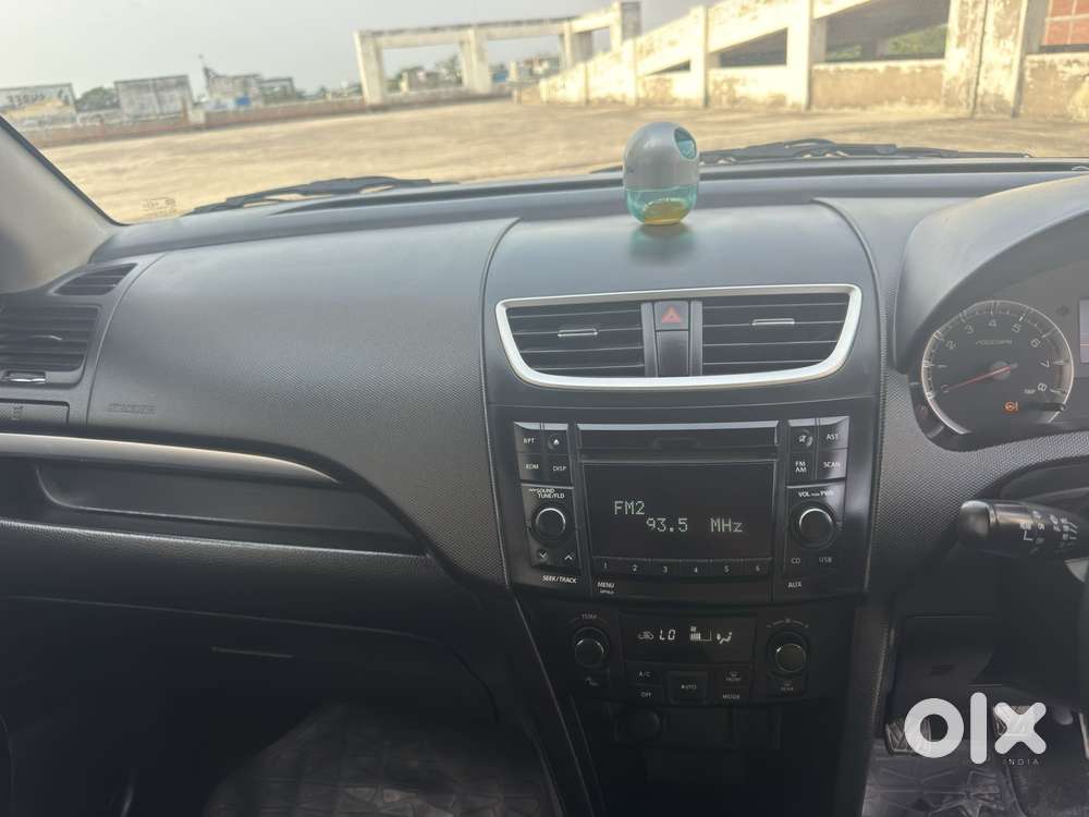 Maruti Suzuki Swift Vvt Zxi, 2012, Petrol