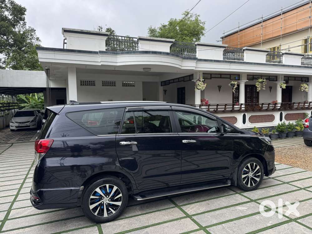Toyota Innova Crysta 2.4 V 8 Str, 2022, Diesel