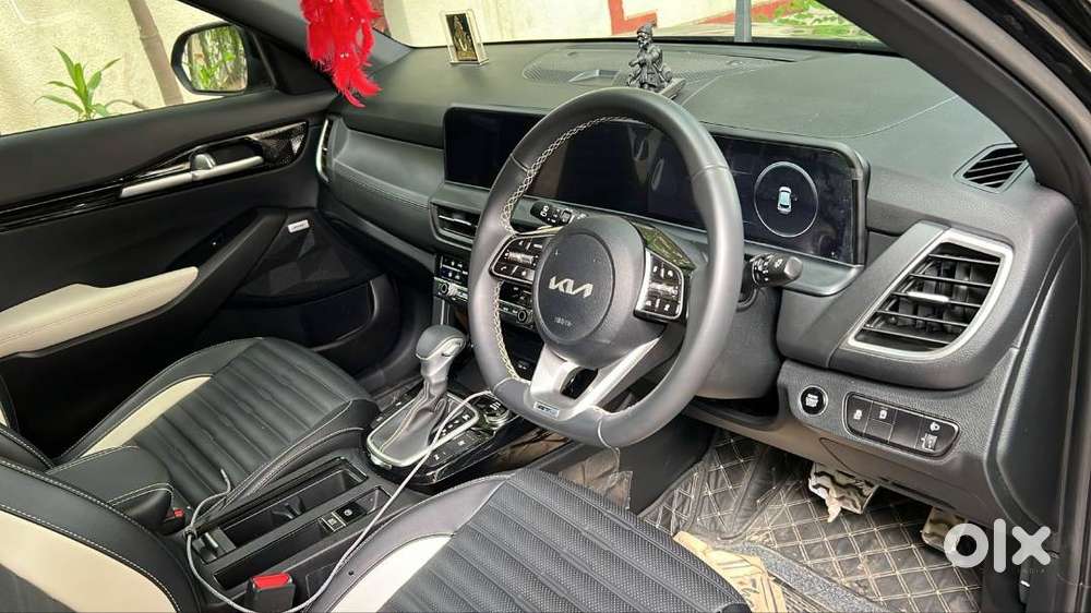 Kia Seltos With Adas & Sunroof