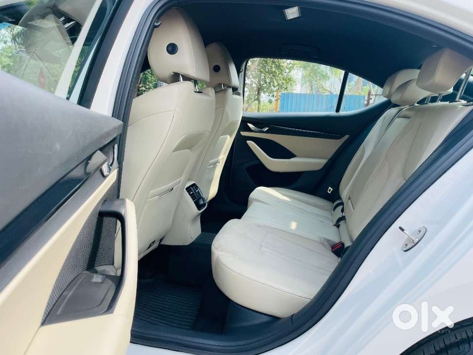 Skoda Octavia 2.0 Style Tsi At, 2022, Petrol