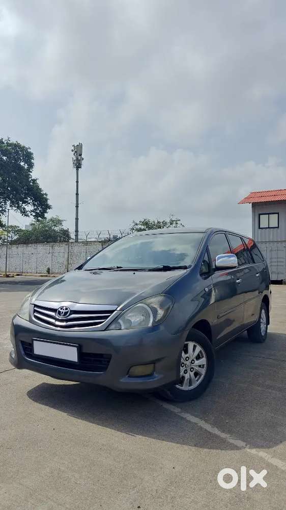 Toyota Innova 2.5 V 2010