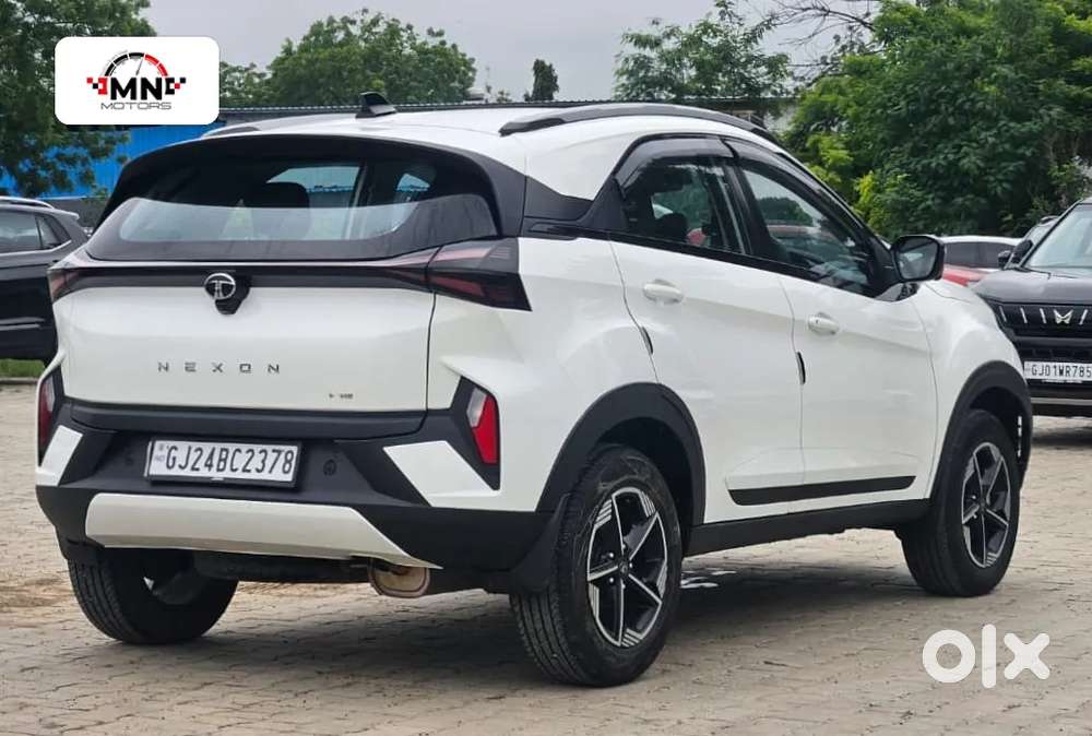 Tata Nexon Creative Plus 1.2 Revotron Petrol 7dca, 2025, Petrol