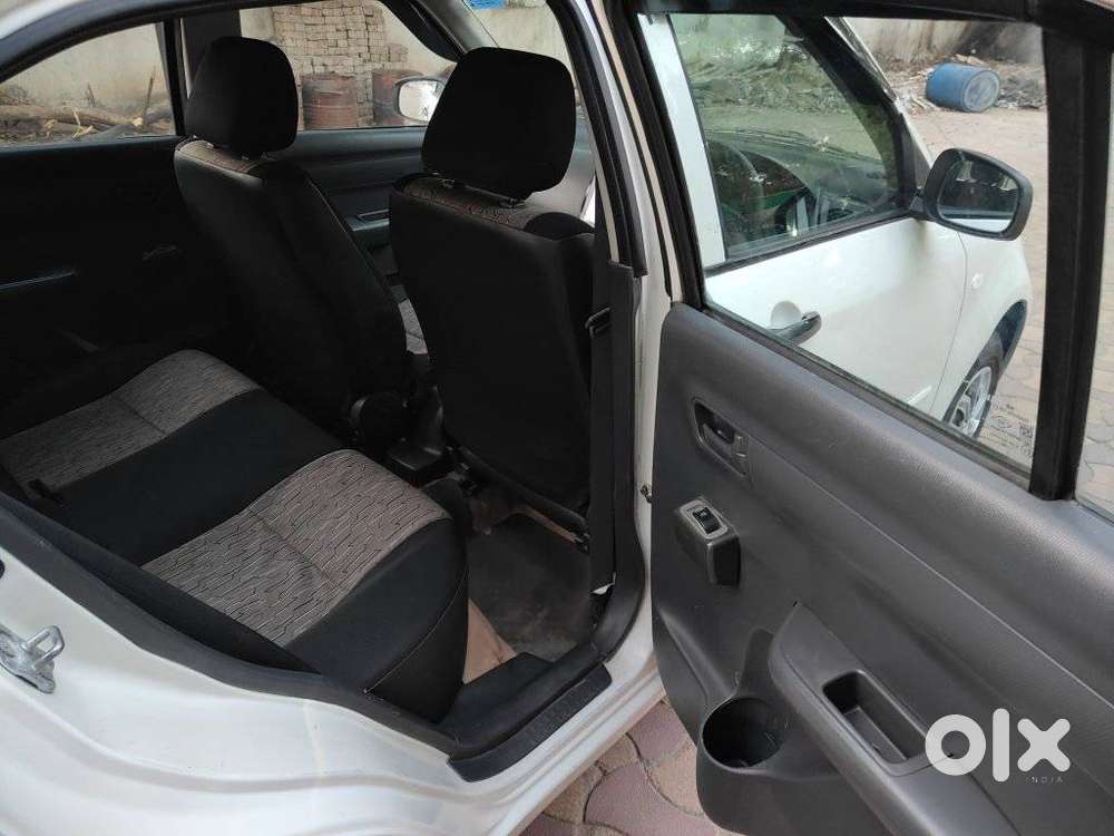 Maruti Suzuki Swift Dzire Lxi Option, 2010, Cng & Hybrids