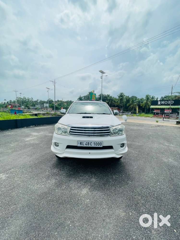 Toyota Fortuner 2011 Diesel 199999 Km Driven