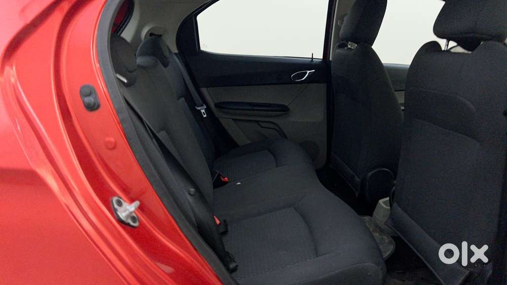 Tata Tiago Xza, 2017, Petrol