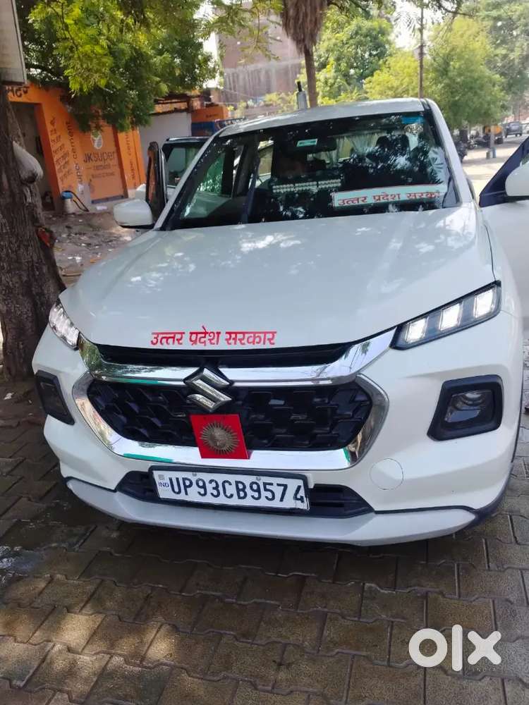 Maruti Suzuki Grand Vitara 7 Seater 2024 Petrol Well Maintained