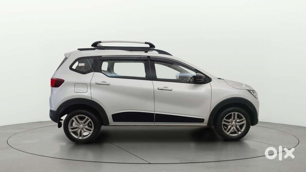 Renault Triber Rxz, 2024, Petrol