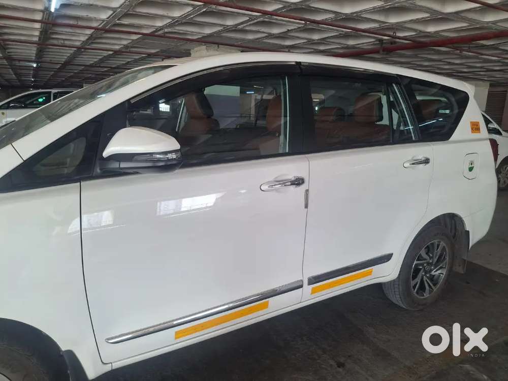Toyota Innova Crysta 2.4 2024