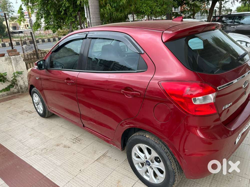 Ford Figo Titanium Blu 2017