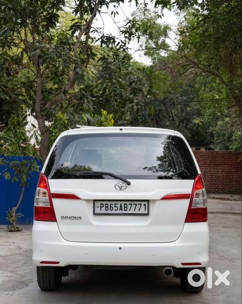 Toyota Innova 2.5 Gx (diesel) 7 Seater Bs Iv, 2015, Diesel