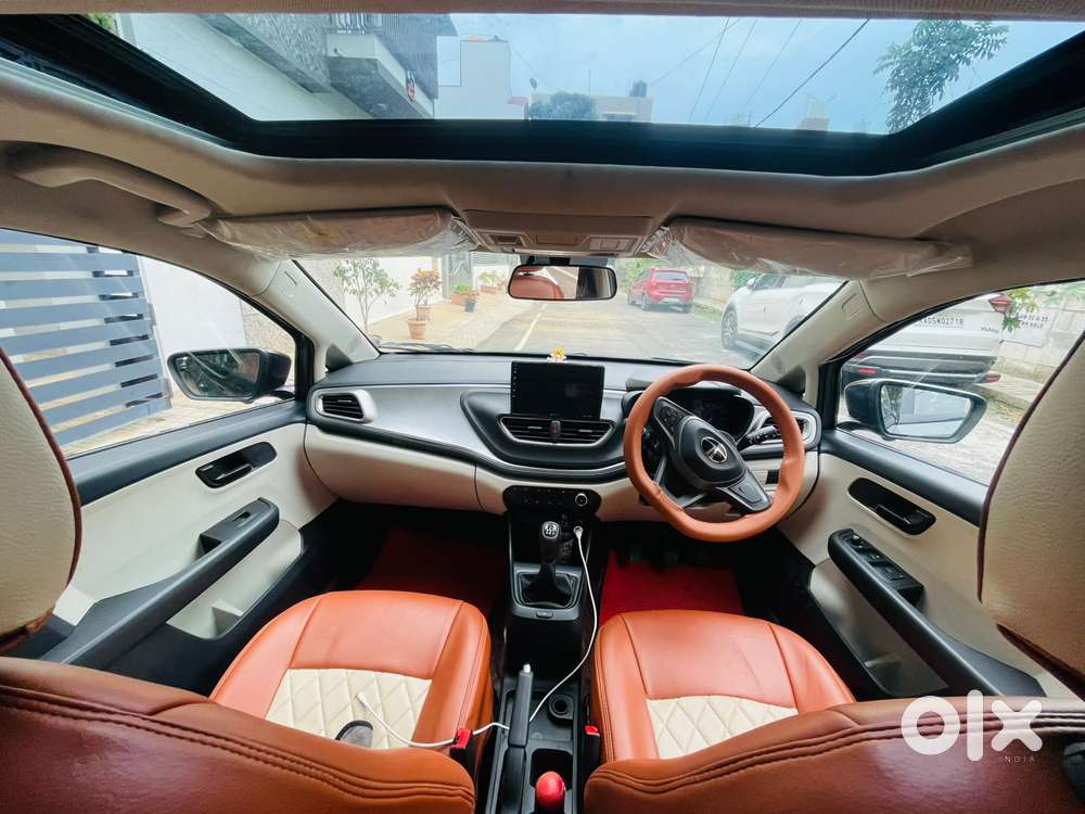 Tata Altroz 1.2 Xm, 2025, Petrol