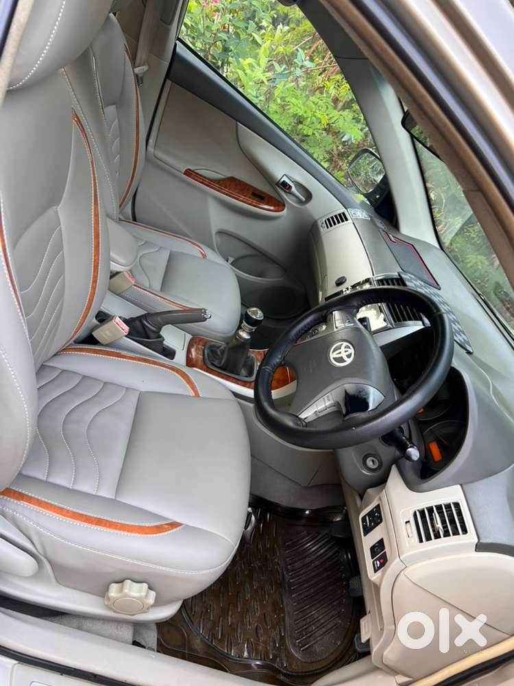 Toyota Corolla Altis 2010