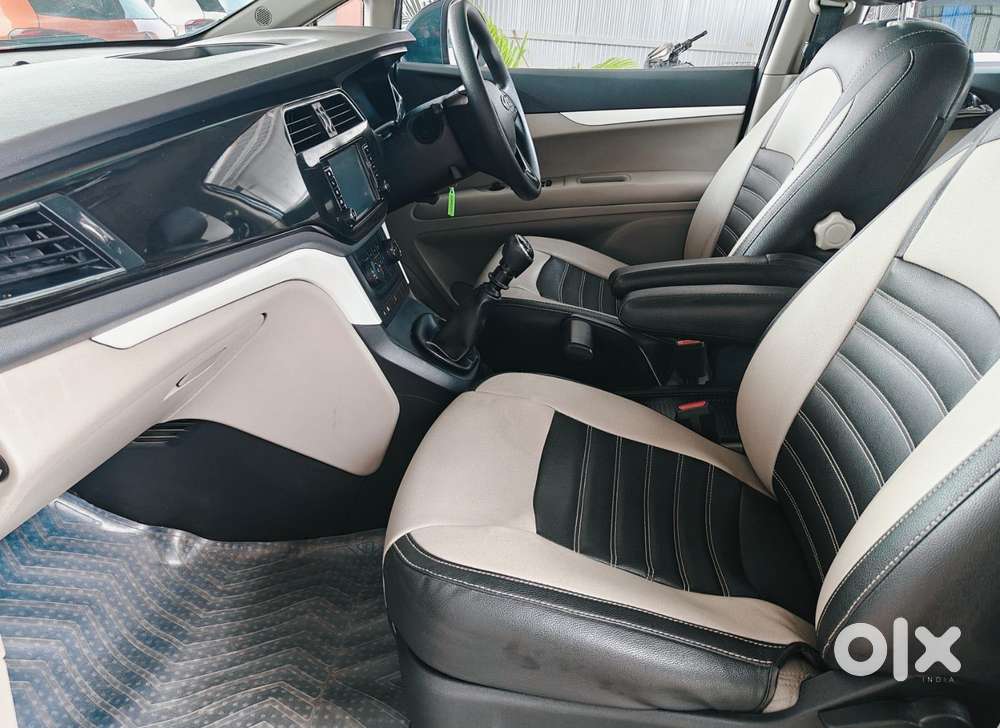 Mahindra Marazzo M6, 2018, Diesel