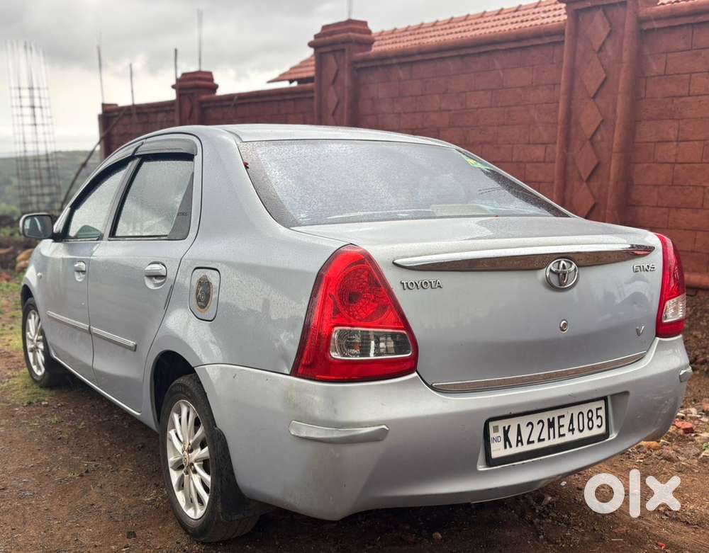 Toyota Etios 2012 Petrol 145000 Km Driven