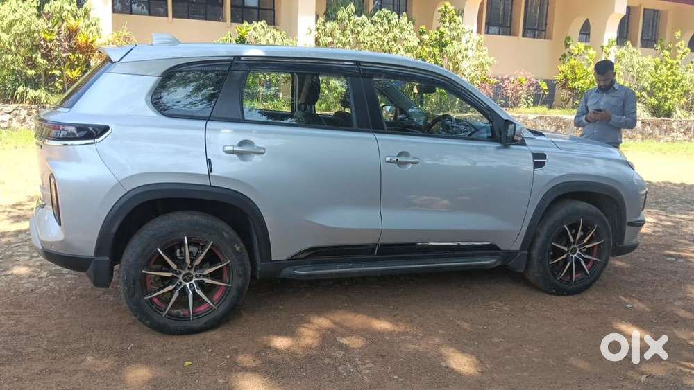 Maruti Suzuki Grand Vitara 2023 Petrol Well Maintained