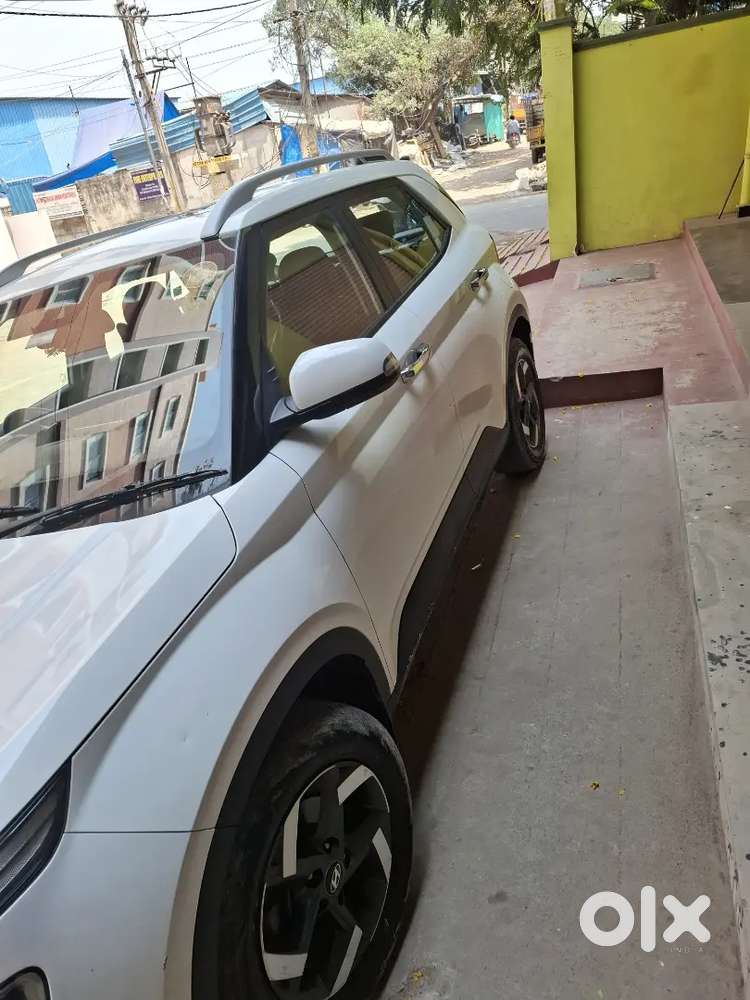 Hyundai Venue 2019 Petrol Well Maintained