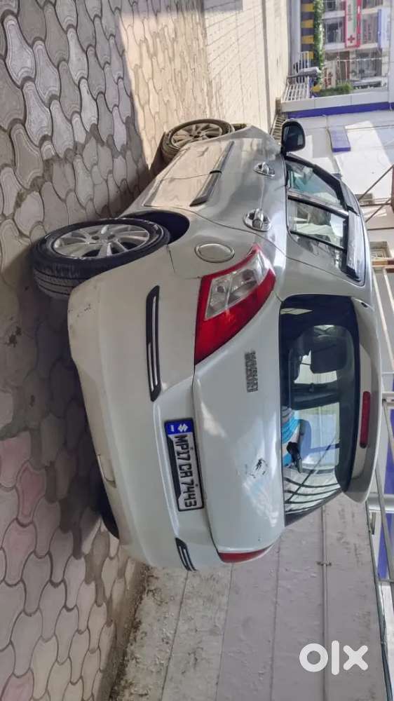 Maruti Suzuki Swift 2012 Diesel 80000 Km Driven