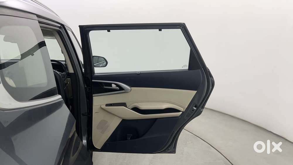 Kia Carens 1.4 Luxury Plus Dct 7 Str, 2022, Petrol