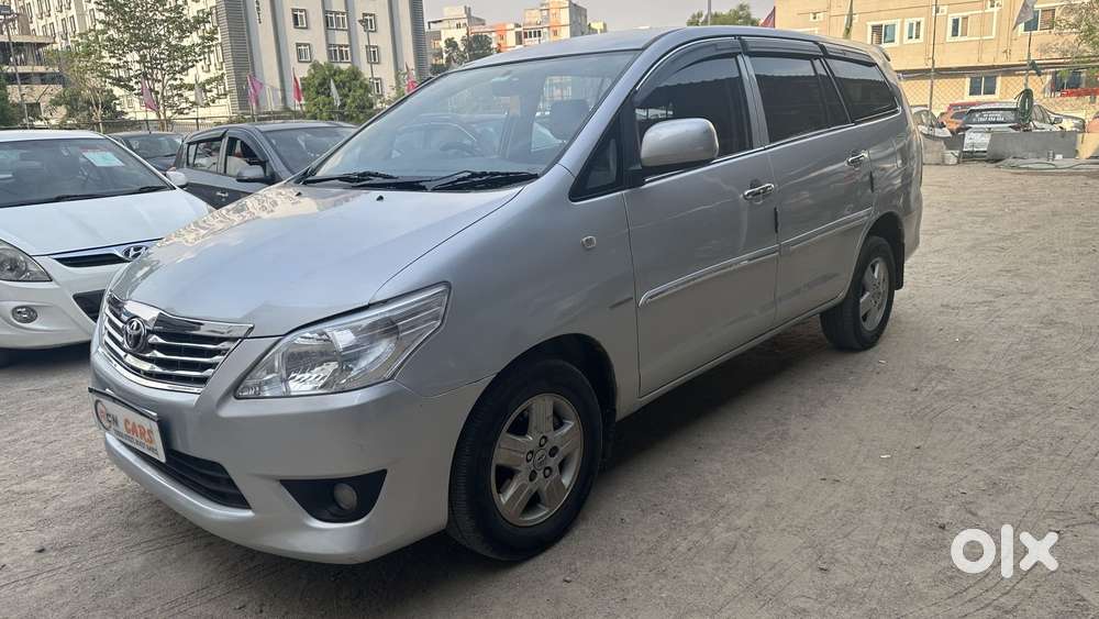 Toyota Innova 2.5 G (diesel) 8 Seater, 2012, Diesel