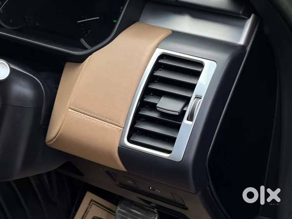 Land Rover Discovery, 2023, Petrol