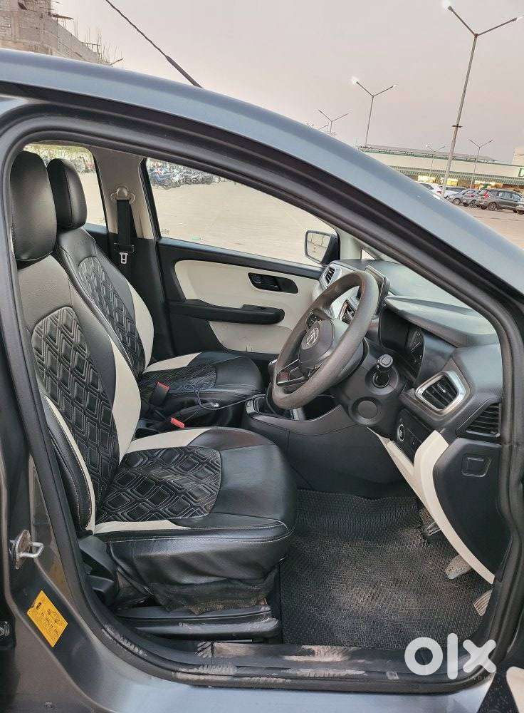 Tata Altroz 1.2 Xt, 2022, Petrol