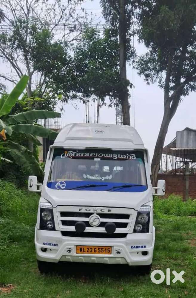 Force Traveller 17 seater / 17 seat