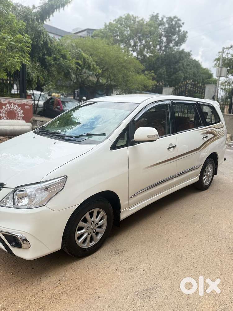 Toyota Innova 2.5 Zx Diesel 7 Seater Bsiii, 2014, Diesel