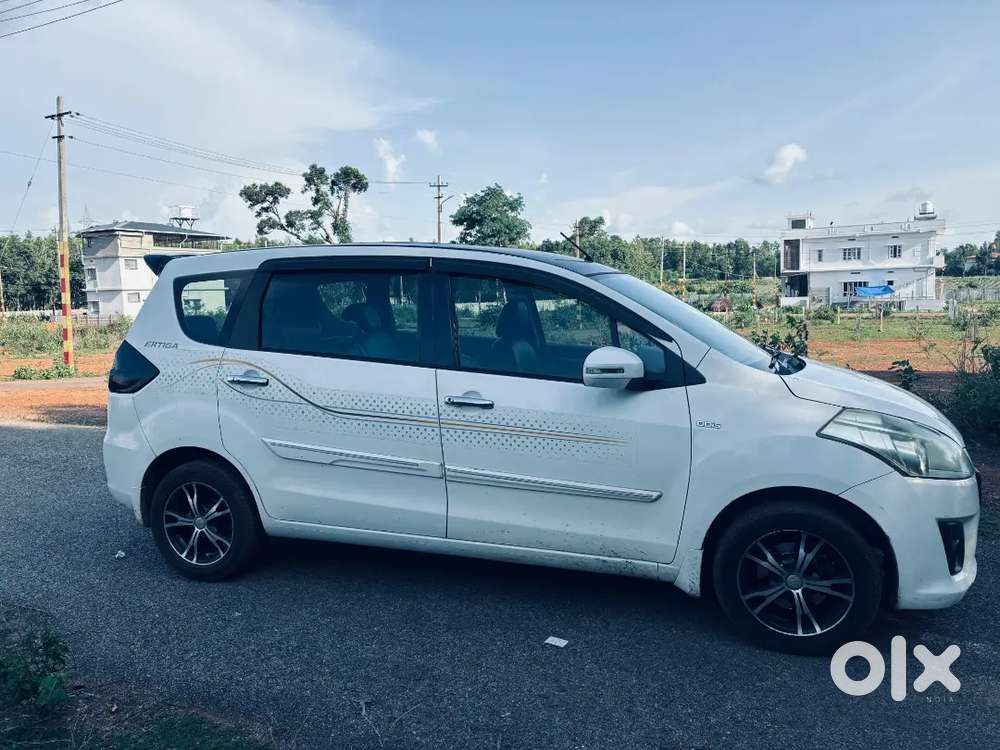 Maruti Suzuki Ertiga 2015 Diesel 179000 Km Driven