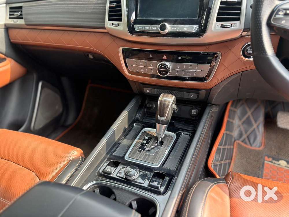 Mahindra Alturas G4 4wd At, 2019, Diesel