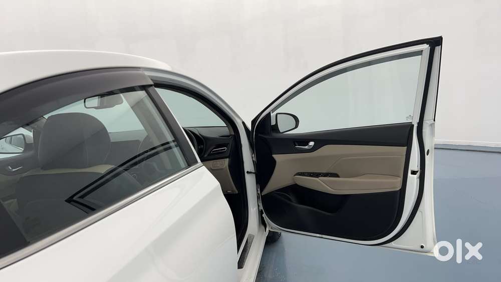 Hyundai Verna 1.5 Sx (o) Vtvt Ivt, 2022, Petrol