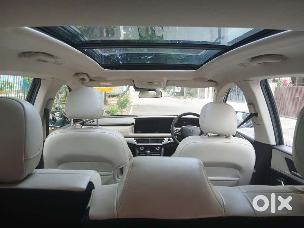 Mahindra Xuv700 2.0 Ax 7 Petrol At Luxury Pack Str, 2024, Petrol