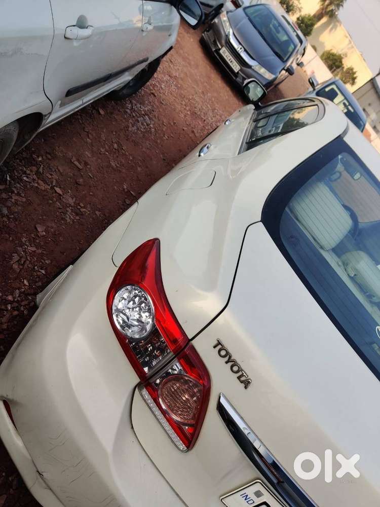 Toyota Corolla Altis, September 2012
