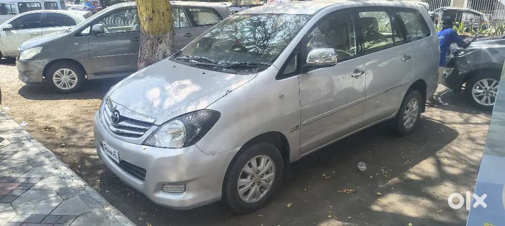 Toyota Innova 2010 Diesel 235000 Km Driven