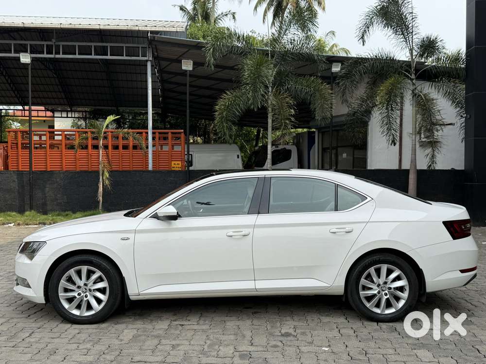 Skoda Superb Lk 1.8 Tsi At, 2017, Petrol