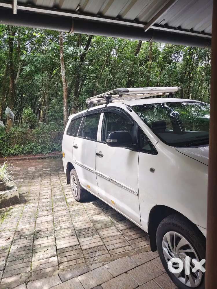 Toyota Innova 2010