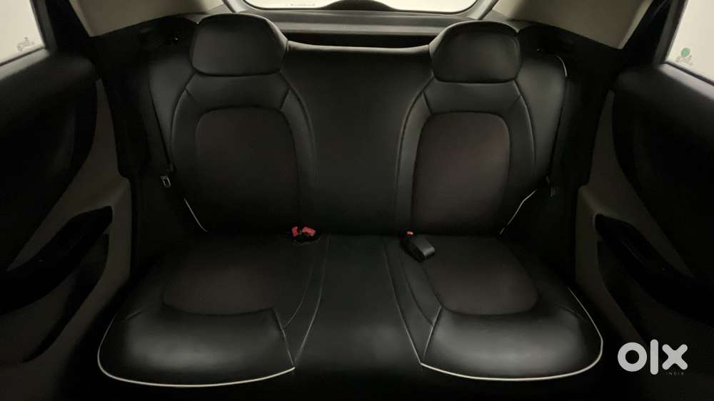 Tata Nexon 1.2 Revotron Xt, 2018, Petrol