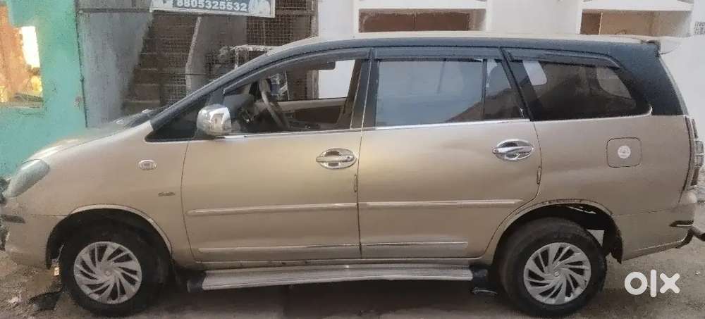 Innova 2.5g 7 Str Power Steering