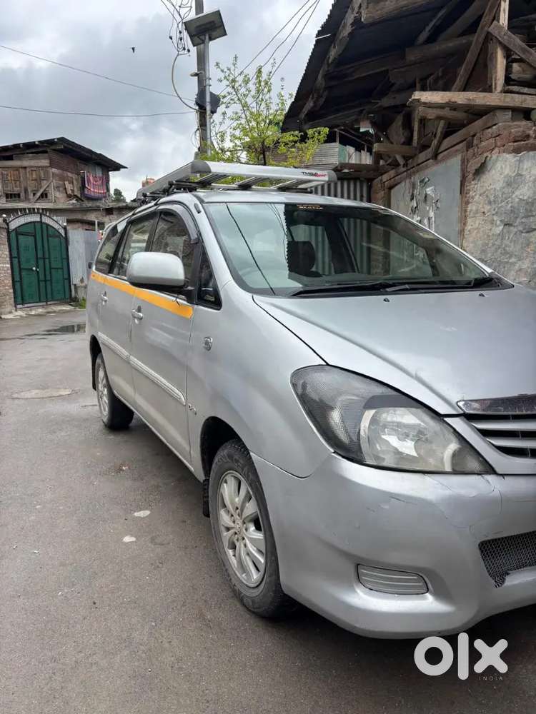 Toyota Innova 2012