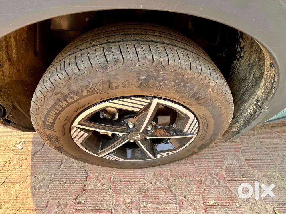 Tata Nexon Creative Plus S 1.2 Revotron Petrol 6 Mt, 2025, Petrol