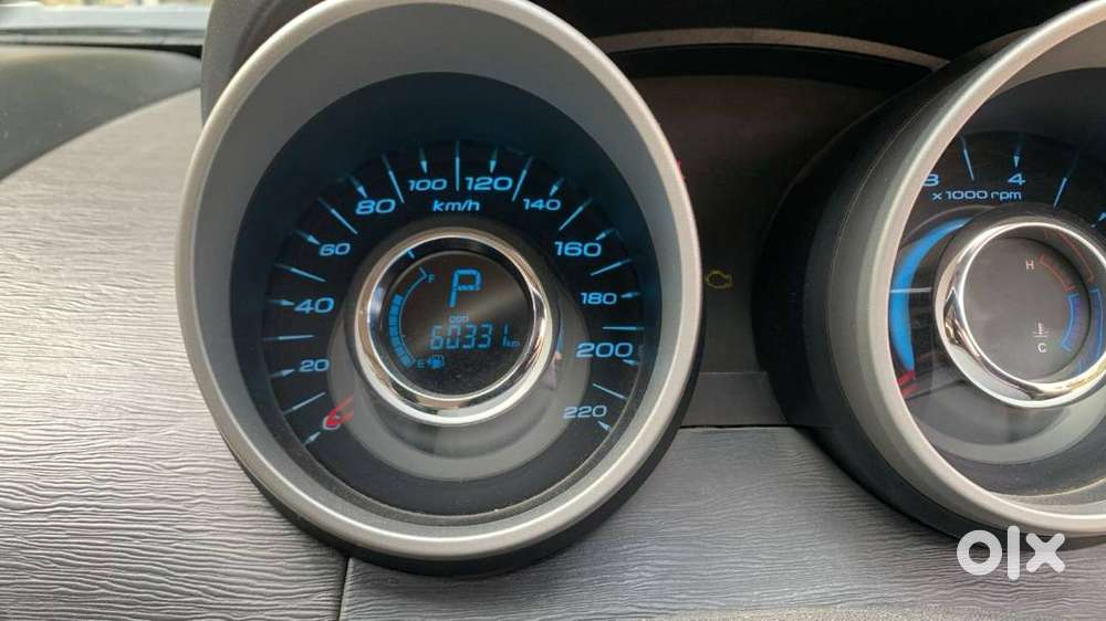 016 Mahindra Xuv500 W10 At Diesel  Purple Colour  1st Owner  60,000
