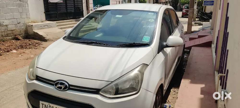 White Hyundai Xcent 2015 Petrol. Automatic Transmission.good Condition